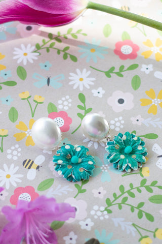 pearl white and polka dots flower earrings