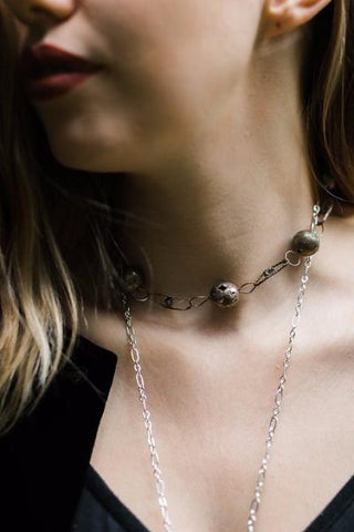 vintage inspired metallic ball and chain choker necklace