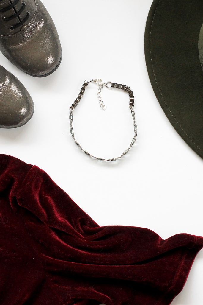 velvet cranberry dress, green hat, silver sparkle shoes, silver fashion choker