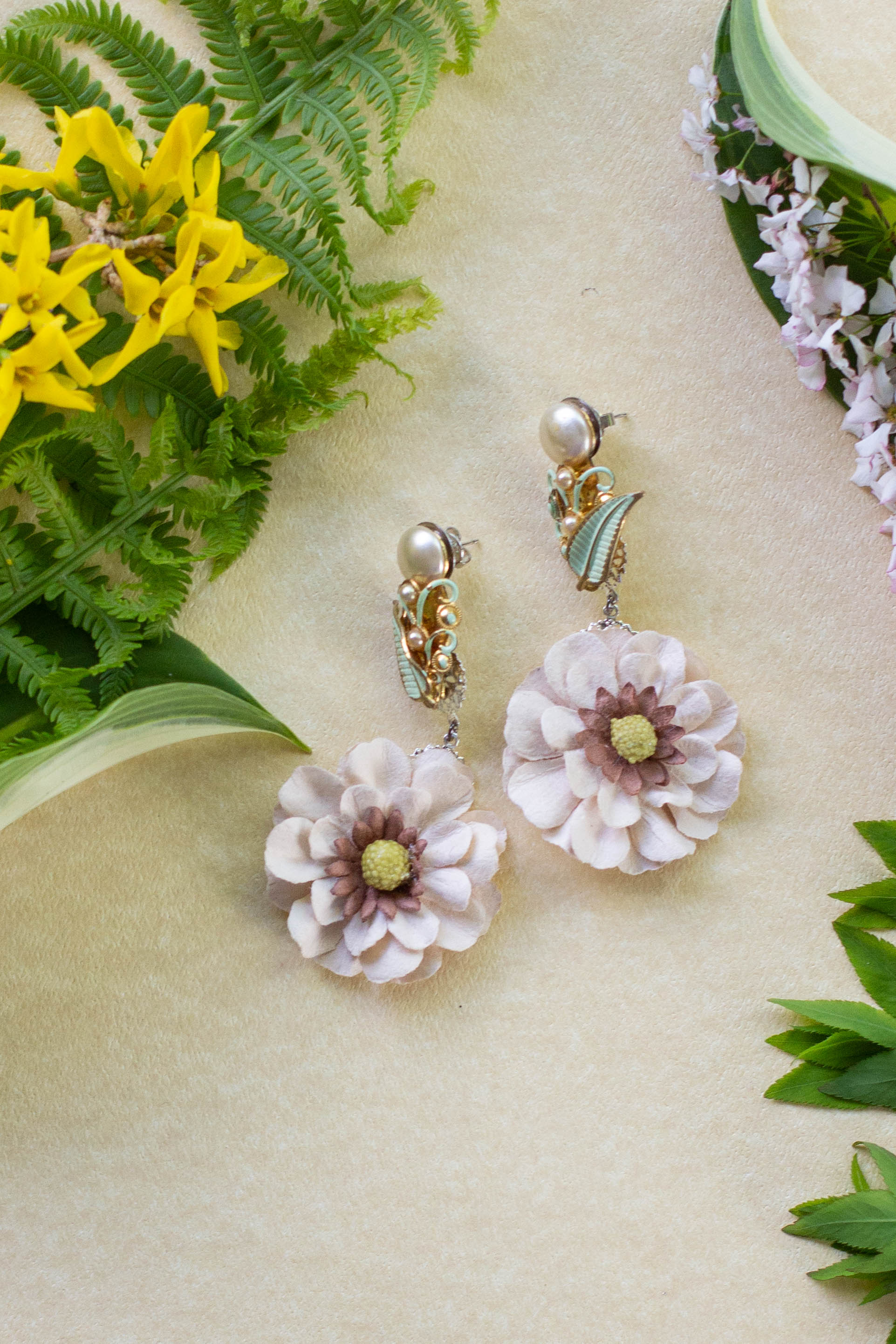 Handmade flower earrings 2025