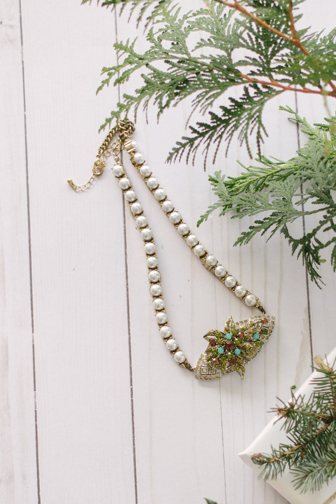 Pearl and rhinestone top necklace
